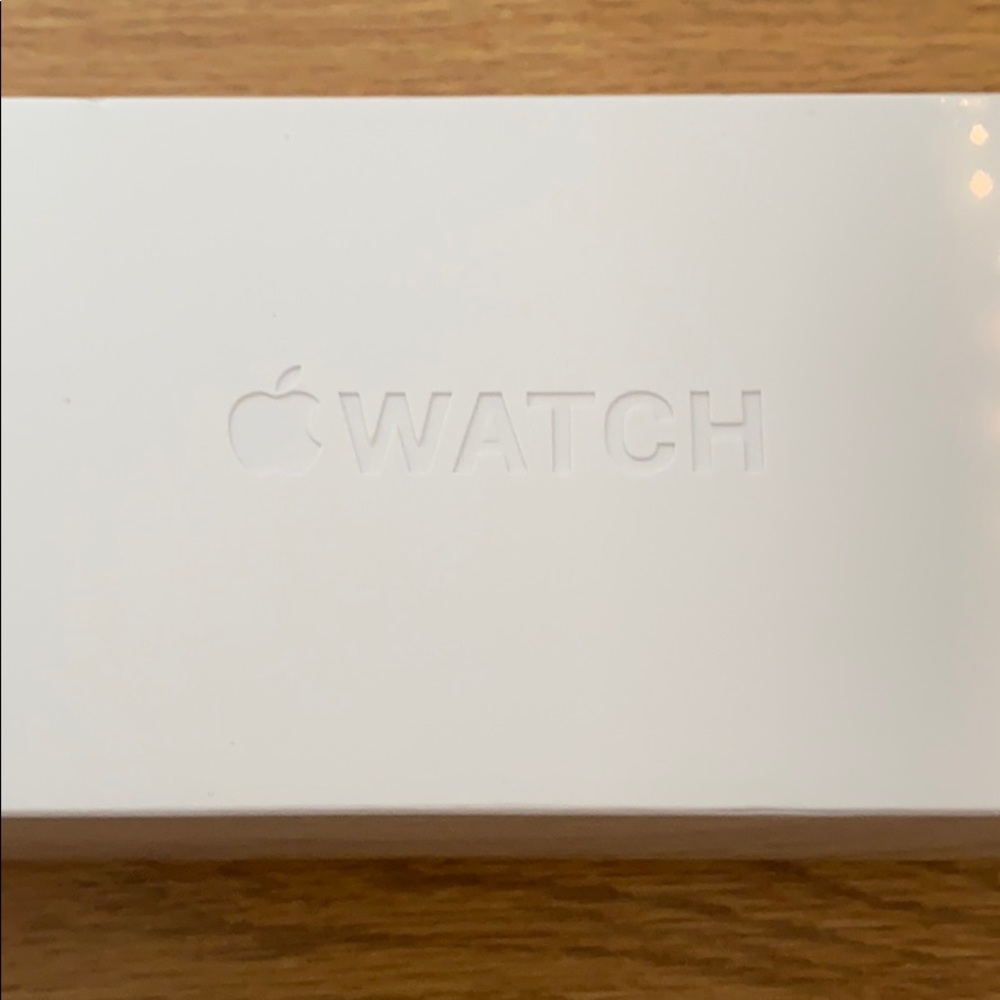 BRAND NEW SERIES 5 APPLE WATCH